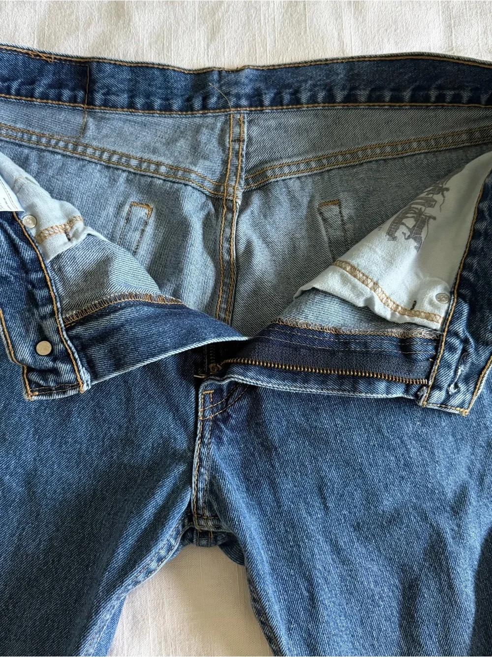 Levi's 505 Jeans Mens 34x30 Blue Straight Leg Denim Medium Wash Classic Fit